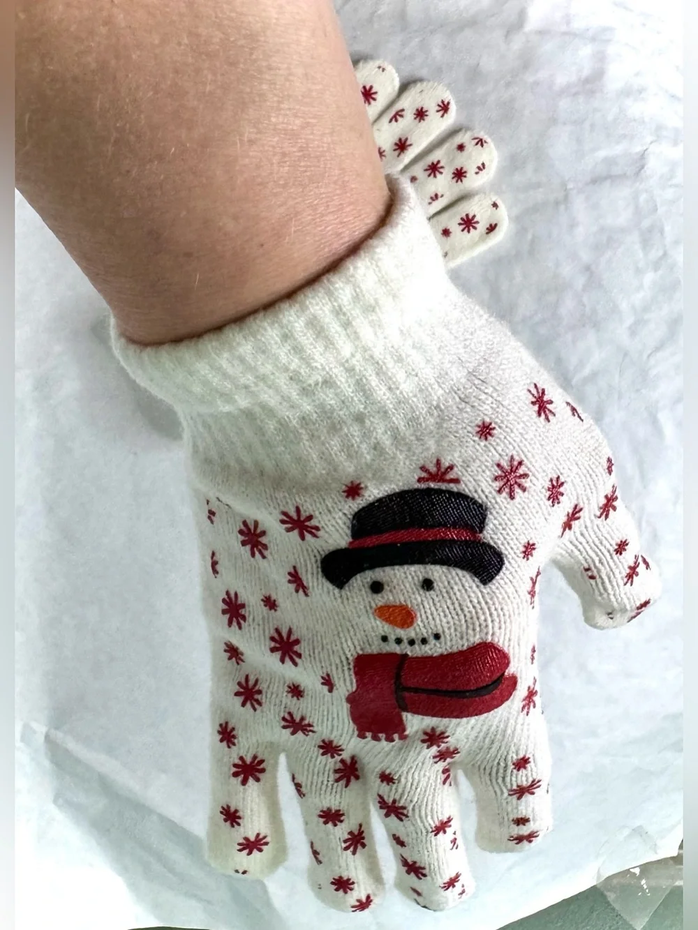 Red & Cream Frosty Sweater Gloves